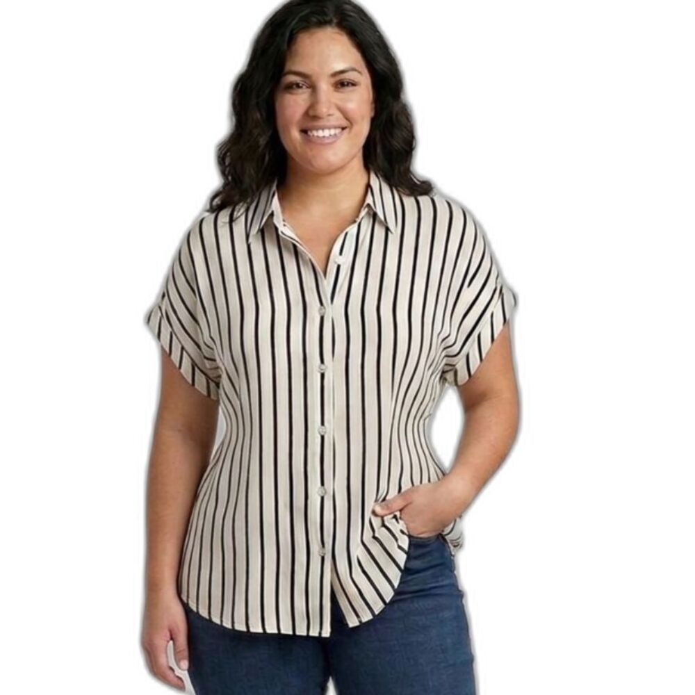 Striped Short-Sleeve Button-Up Shirt Black & White